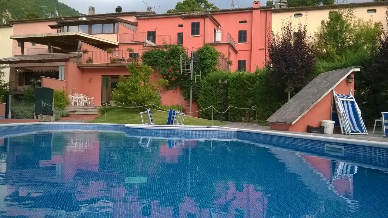 Albergo Montenerone Piobbico Eksteriør bilde